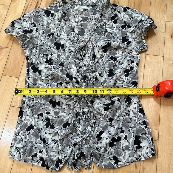 Ann Taylor Loft Floral Button Up Top - Picture 6 of 7